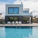 Lotus House - Heated Pool & Jacuzzi Near The