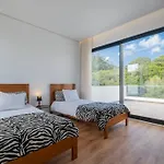 Дом отдыха Lotus House - Heated Pool & Jacuzzi Near The *