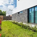 Lotus House - Heated Pool & Jacuzzi Near The Дом отдыха *