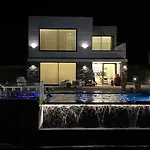 Lotus House - Heated Pool & Jacuzzi Near The Дом отдыха *