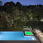 Lotus House - Heated Pool & Jacuzzi Near The Дом отдыха