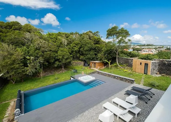 Lotus House - Heated Pool & Jacuzzi Near The Feriehus Ponta Delgada