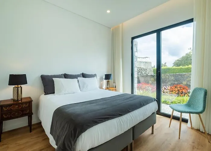 Feriehus Lotus House - Heated Pool & Jacuzzi Near The Ponta Delgada