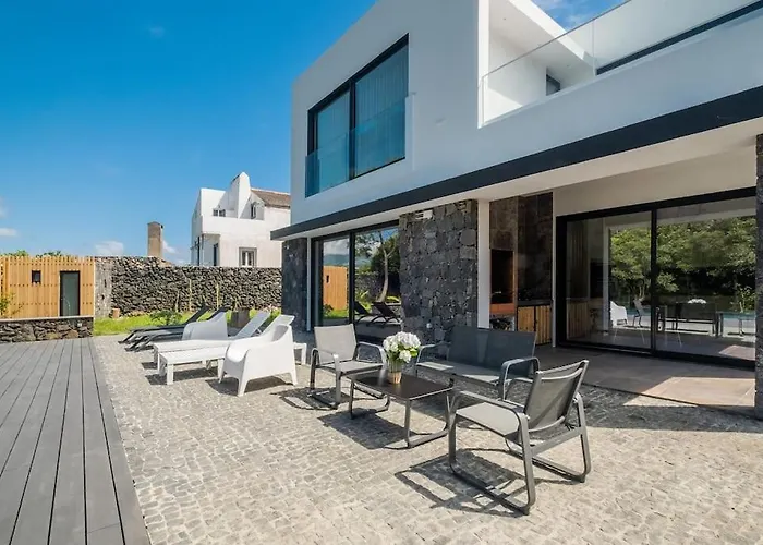 Feriehus Lotus House - Heated Pool & Jacuzzi Near The Ponta Delgada