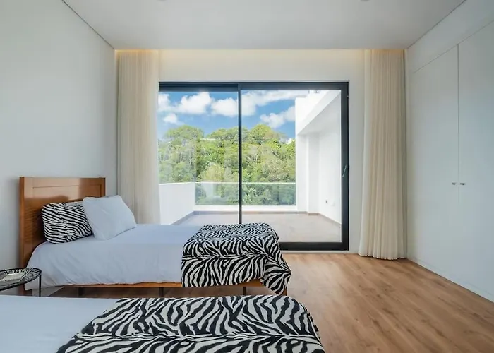 Feriehus Lotus House - Heated Pool & Jacuzzi Near The