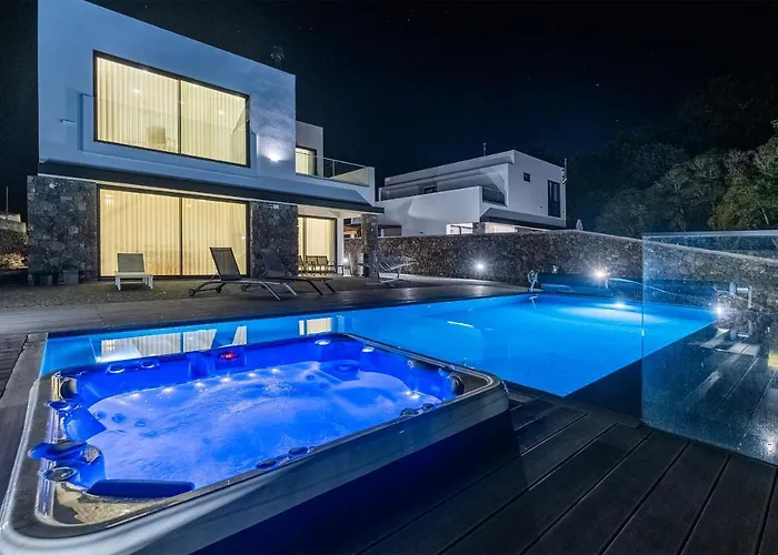 Lotus House - Heated Pool & Jacuzzi Near The Feriehus