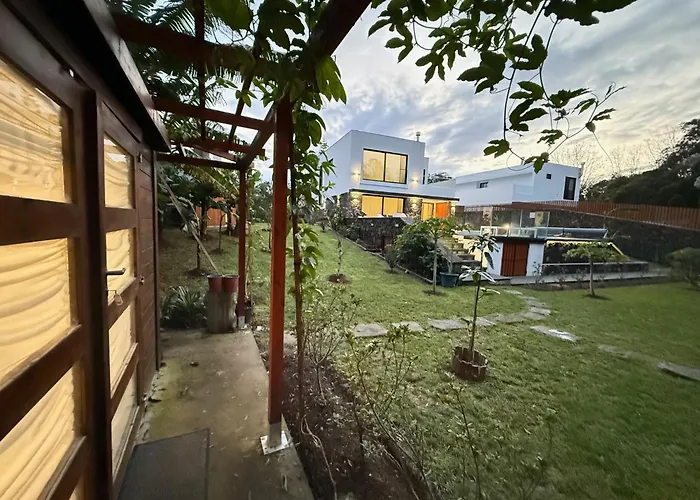 Feriehus Lotus House - Heated Pool & Jacuzzi Near The Ponta Delgada