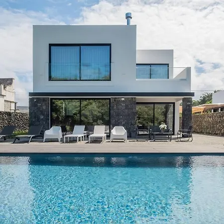 Lotus House - Heated Pool & Jacuzzi Near The