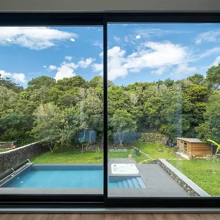 Holiday home Lotus House - Heated Pool & Jacuzzi Near The