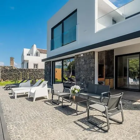 Tatil Evi Lotus House - Heated Pool & Jacuzzi Near The Ponta Delgada