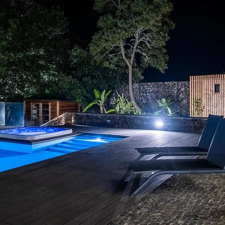 Lotus House - Heated Pool & Jacuzzi Near The Holiday home Ponta Delgada (Sao Miguel)