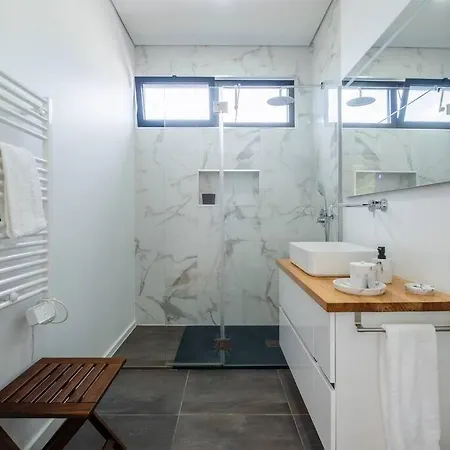 Lotus House - Heated Pool & Jacuzzi Near The Ponta Delgada (Sao Miguel)