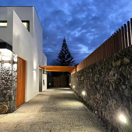 בית נופש Lotus House - Heated Pool & Jacuzzi Near The