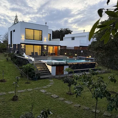 Lotus House - Heated Pool & Jacuzzi Near The *