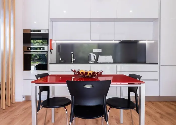 Lotus House - Heated Pool & Jacuzzi Near The Dom wakacyjny Ponta Delgada