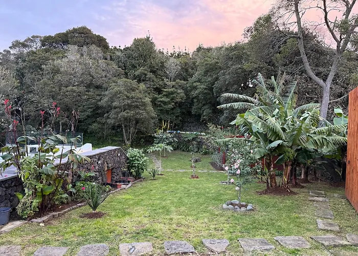 Lotus House - Heated Pool & Jacuzzi Near The Dom wakacyjny *