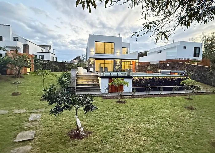 Lotus House - Heated Pool & Jacuzzi Near The * Ponta Delgada